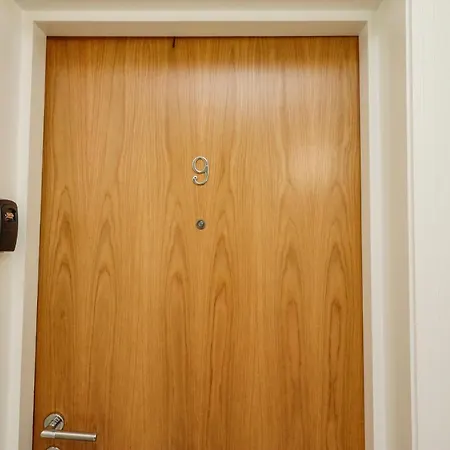 דירה Above & Beyond וויטבי