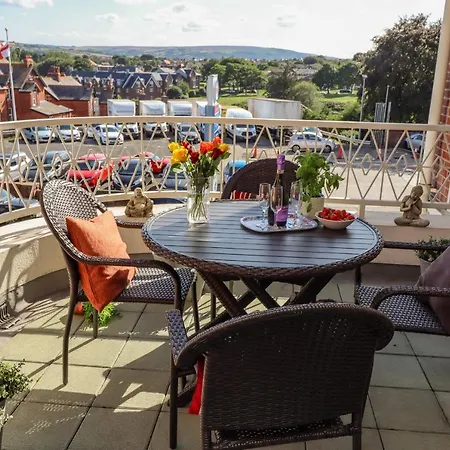 Above & Beyond דירה וויטבי