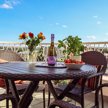Apartment Above & Beyond Whitby