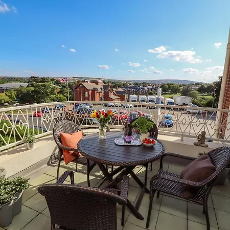 Above & Beyond Lägenhet